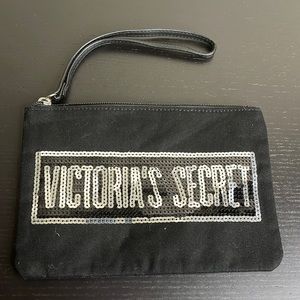 🟣 5/$15 sale - VS Wristlet